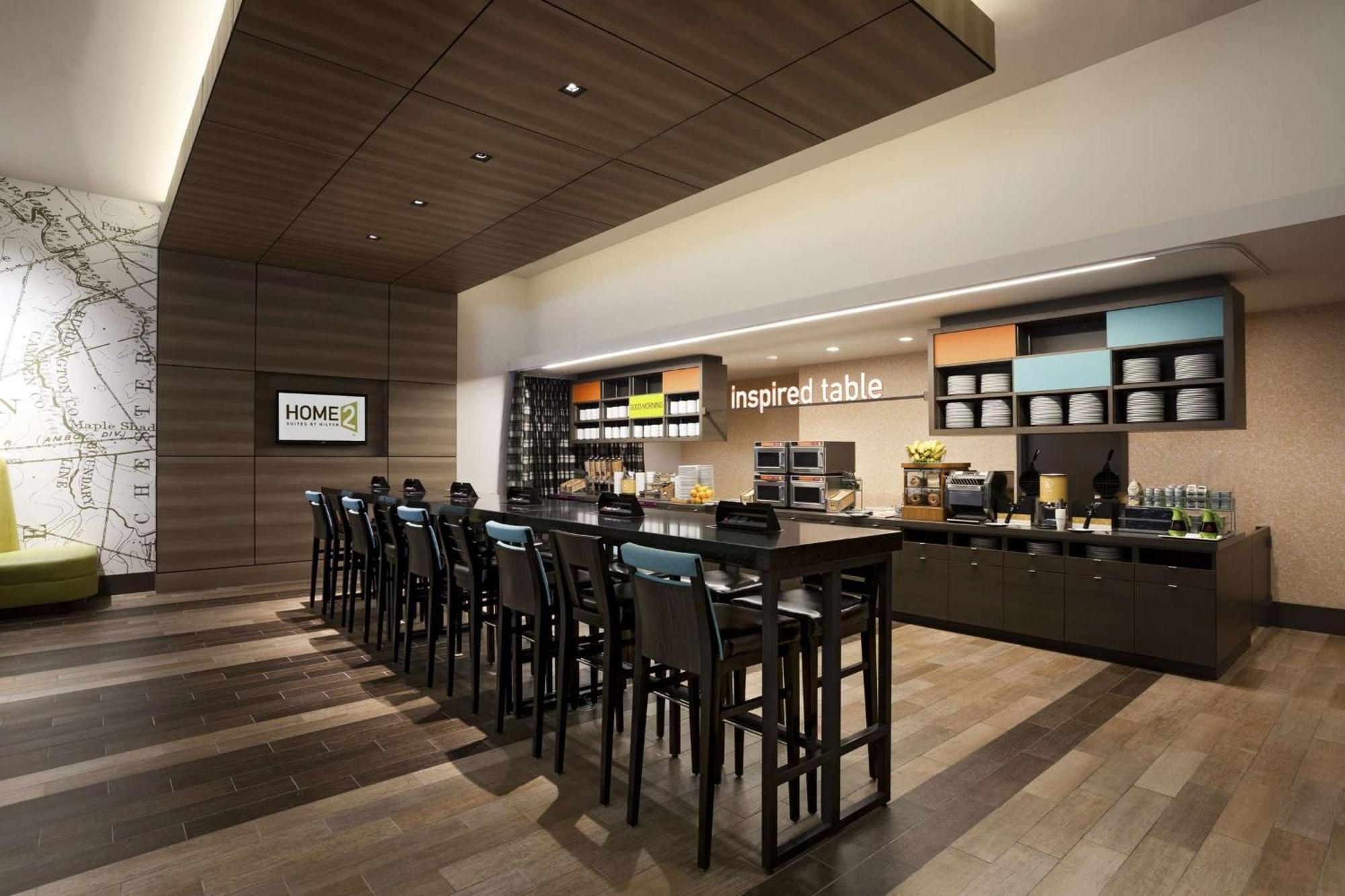 Hotel Home2 By Hilton Convention Center 3*